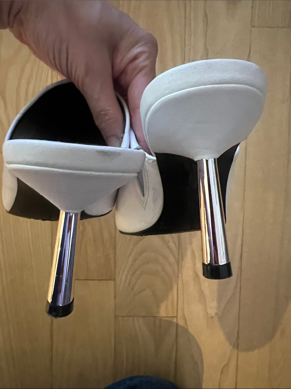 Vince Camuto Pileesa White Leather Mules Slides Sandal Silver Metal Heel 8.5 - Picture 7 of 9